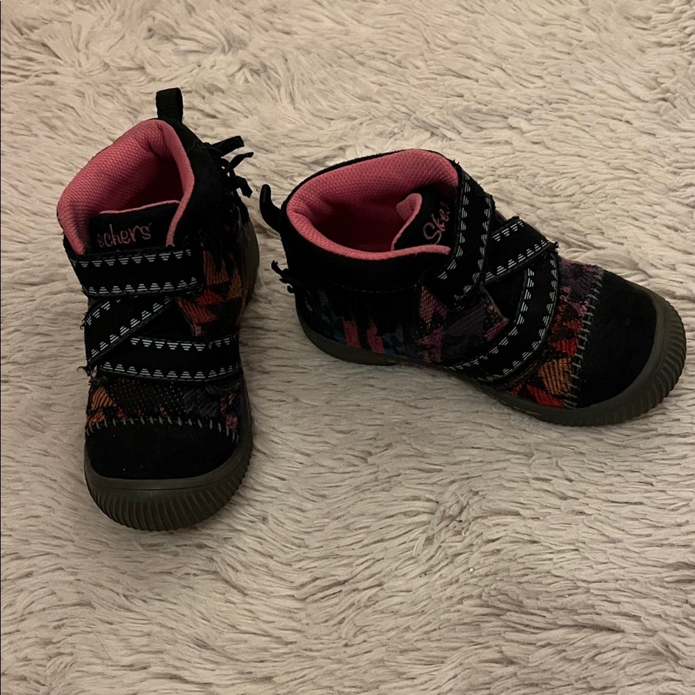 Skechers little Kids' Black and Pink Sneakers size 9